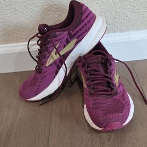 Brooks Women's Maroon and Lime Athletic Shoes